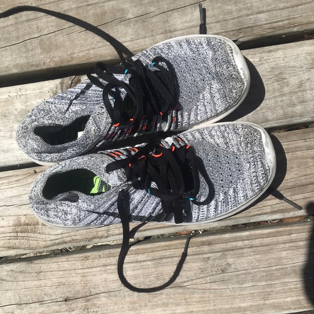 Light grey Nike Free RN FLYKHIT